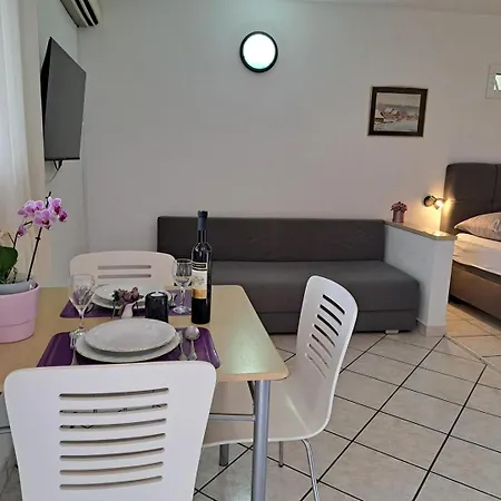 Pensión Rose 3*